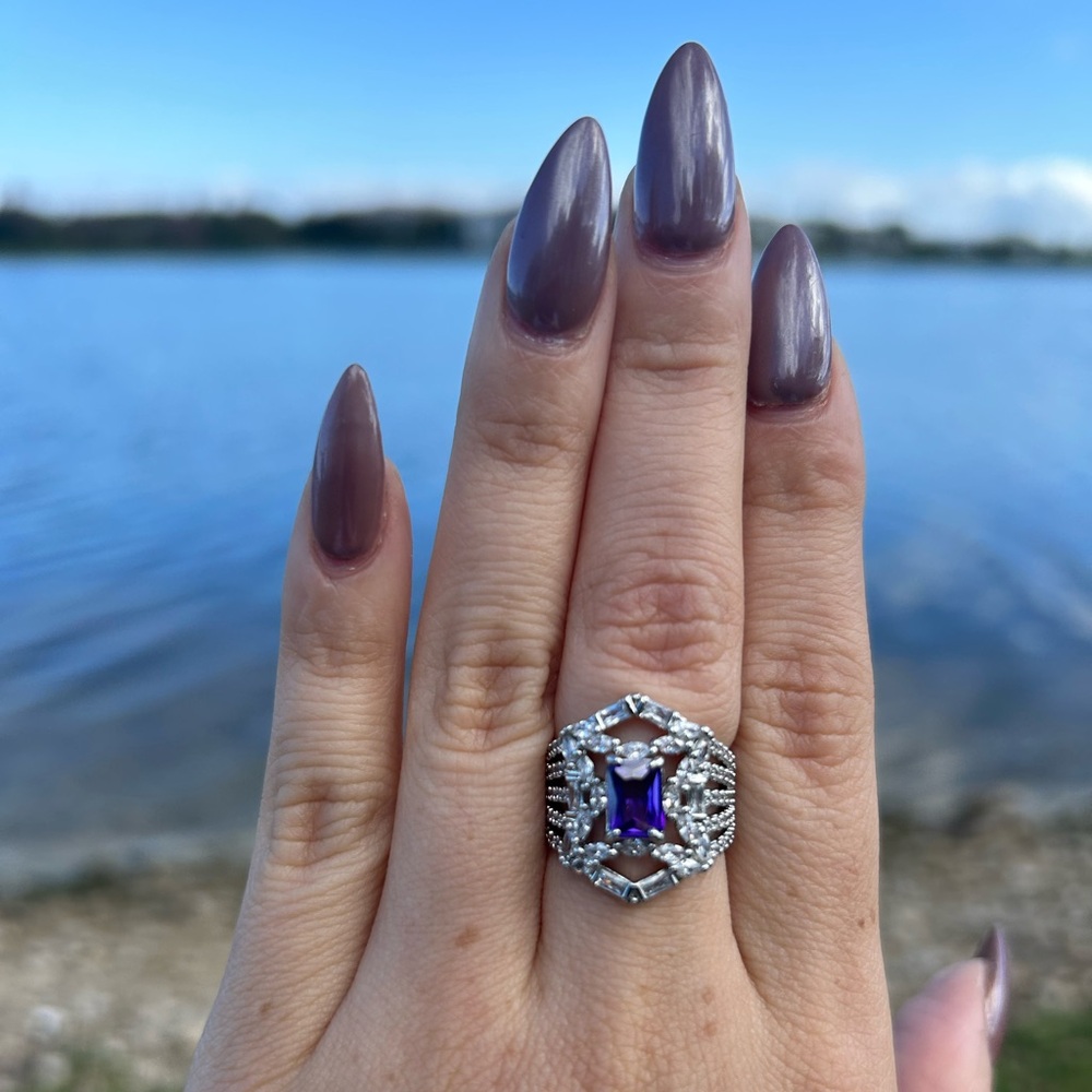 Bomb Party REIGN-The Villian Collection “Hidden Desires” Dark Violet size 5